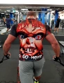 Pomarańczowa Koszulka Męska na Siłownię Play Hard Or Go Home Chucky