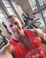 Czerwony tank top męski sportowy